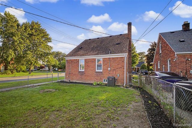 1100 Mayburn Street, Dearborn, MI 48128