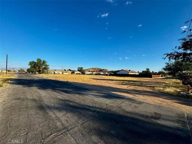 154 Broken Bow, Apple Valley, CA 92307