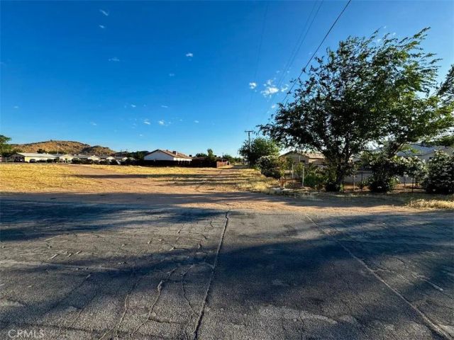 154 Broken Bow, Apple Valley, CA 92307