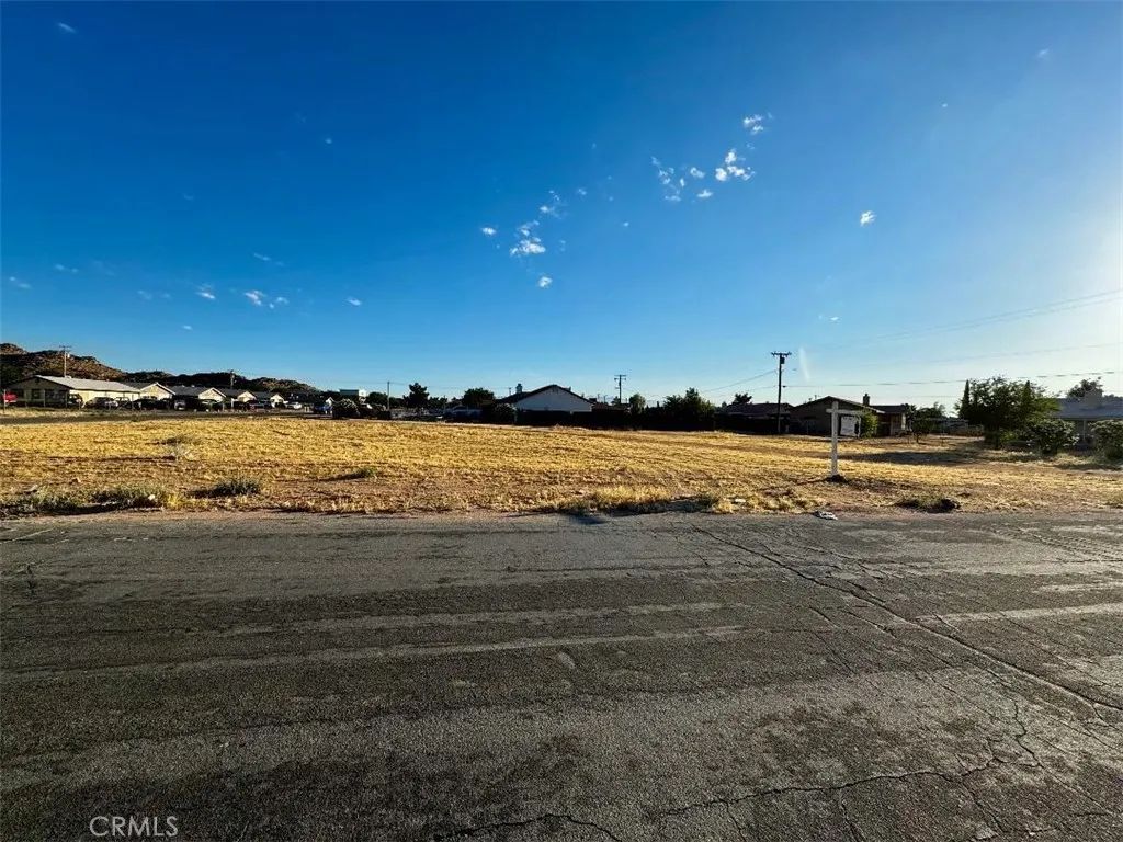 154 Broken Bow, Apple Valley, CA 92307