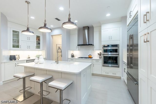 16382 Viansa WAY 201, Naples, FL 34110