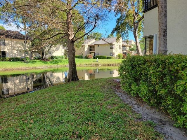 3559 COCOPLUM Circle, Coconut Creek, FL 33063