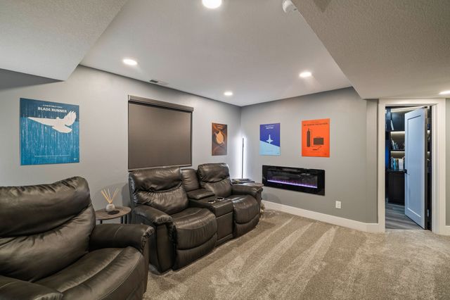 760 SE Westgate Drive, Waukee, IA 50263