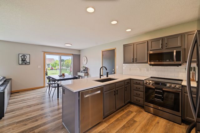 760 SE Westgate Drive, Waukee, IA 50263
