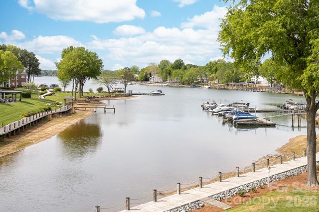 18633 Harborside Drive, Cornelius, NC 28031