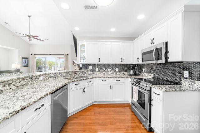 18633 Harborside Drive, Cornelius, NC 28031