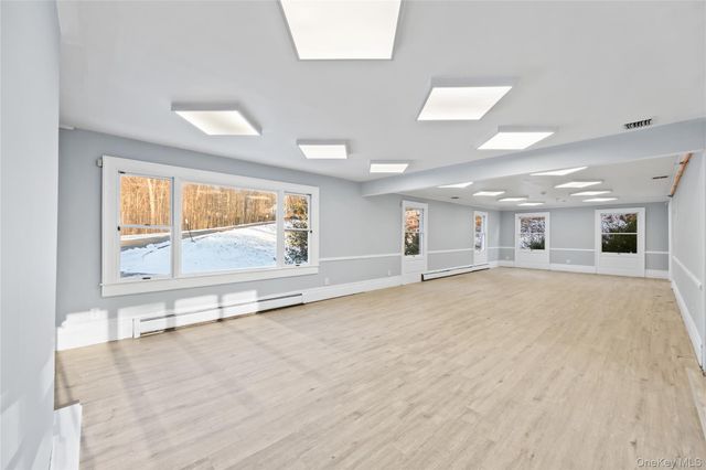 996 Haverstraw Road, Suffern, NY 10901