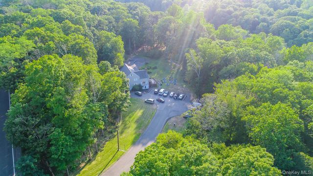 996 Haverstraw Road, Suffern, NY 10901