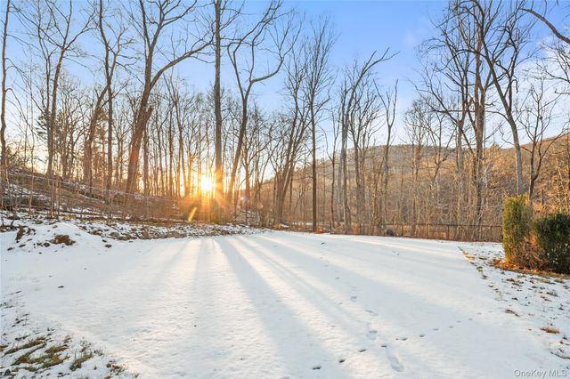 996 Haverstraw Road, Suffern, NY 10901