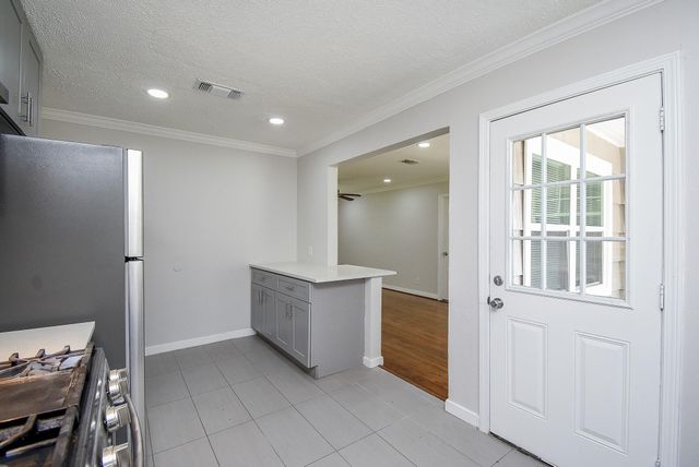 7406 Schiller Street, Houston, TX 77055