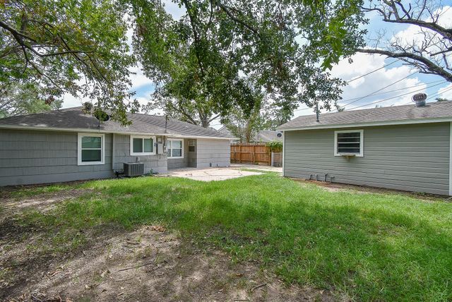 7406 Schiller Street, Houston, TX 77055