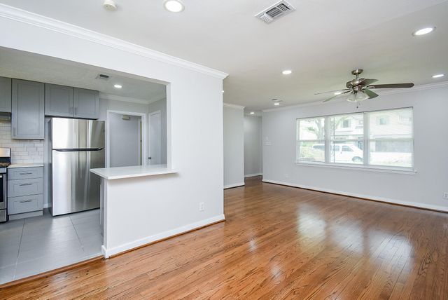 7406 Schiller Street, Houston, TX 77055