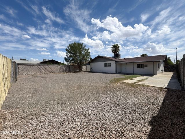 936 E FLINT Street, Chandler, AZ 85225