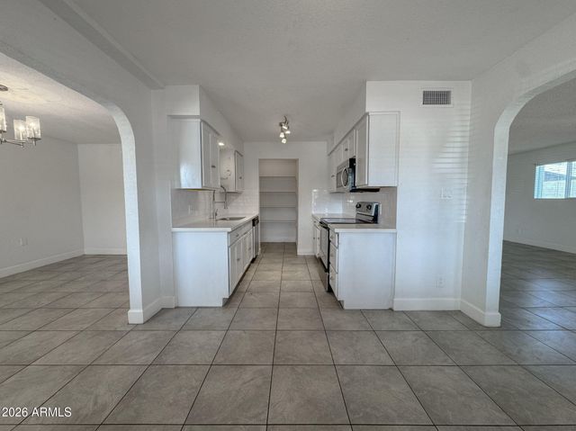936 E FLINT Street, Chandler, AZ 85225