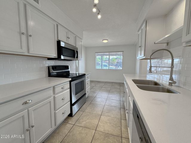 936 E FLINT Street, Chandler, AZ 85225