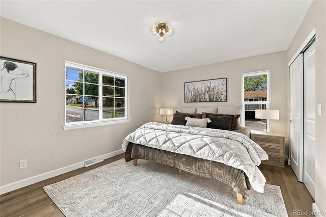 2012 S Yank Way, Lakewood, CO 80228