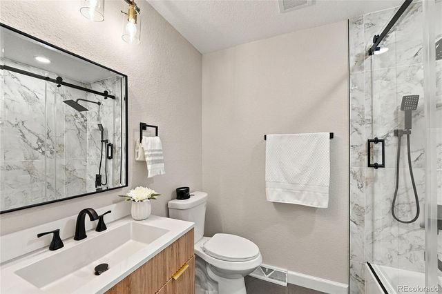 2012 S Yank Way, Lakewood, CO 80228