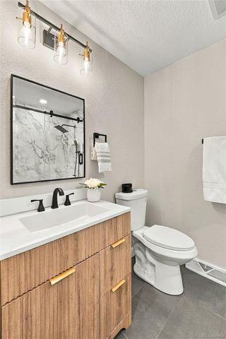 2012 S Yank Way, Lakewood, CO 80228