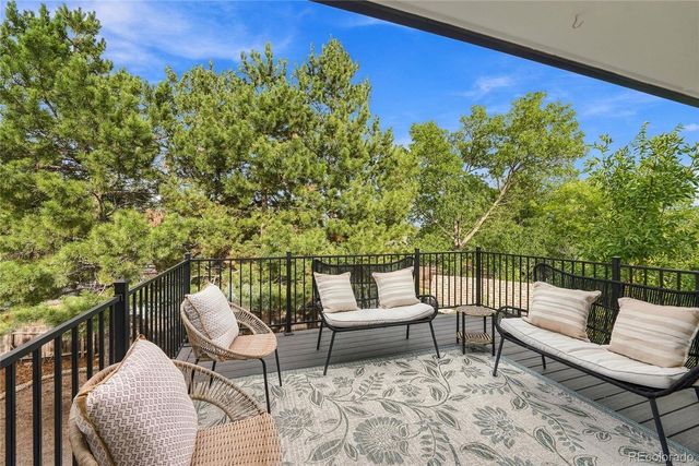 2012 S Yank Way, Lakewood, CO 80228