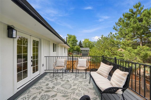 2012 S Yank Way, Lakewood, CO 80228