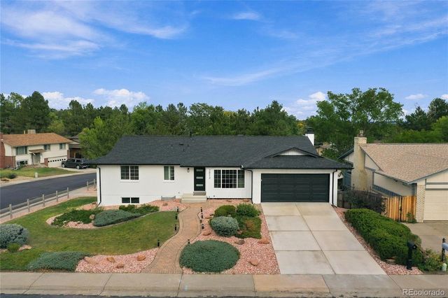 2012 S Yank Way, Lakewood, CO 80228