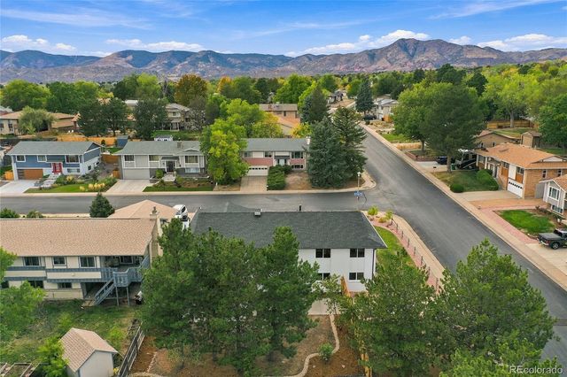 2012 S Yank Way, Lakewood, CO 80228