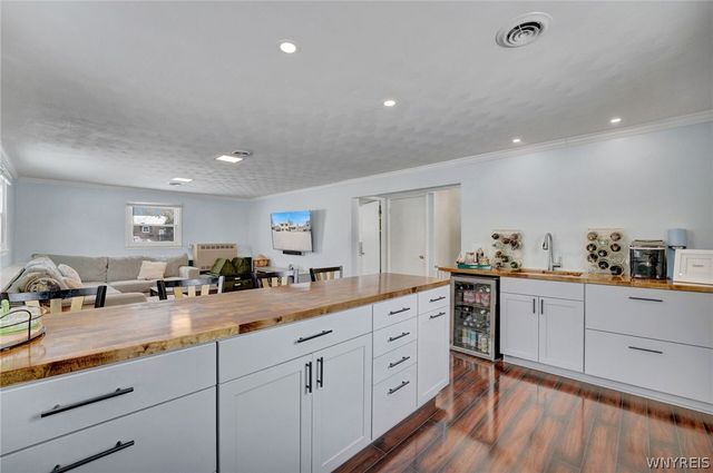 18 Capri Drive, Gates, NY 14624