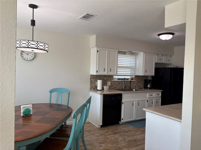 13981 Blackbeard Dr, Corpus Christi, TX 78418