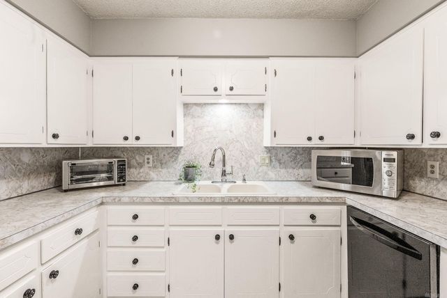 19 Mcgovern Drive, Little Rock, AR 72205