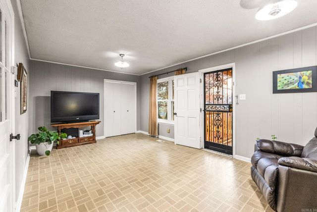 19 Mcgovern Drive, Little Rock, AR 72205