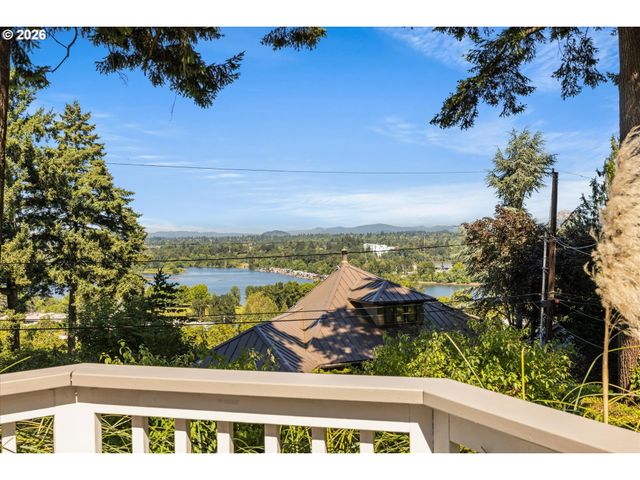 7175 S LAVIEW Dr, Portland, OR 97219
