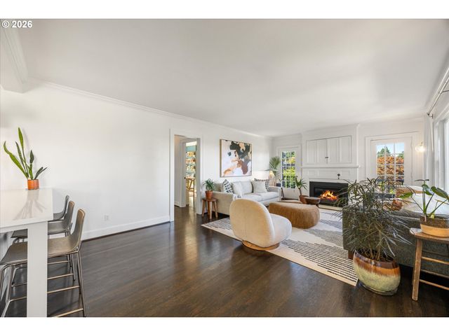 7175 S LAVIEW Dr, Portland, OR 97219