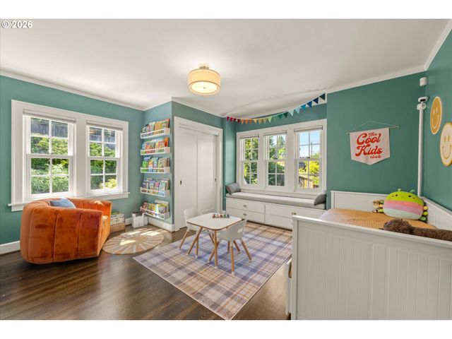 7175 S LAVIEW Dr, Portland, OR 97219