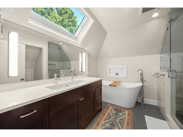 7175 S LAVIEW Dr, Portland, OR 97219