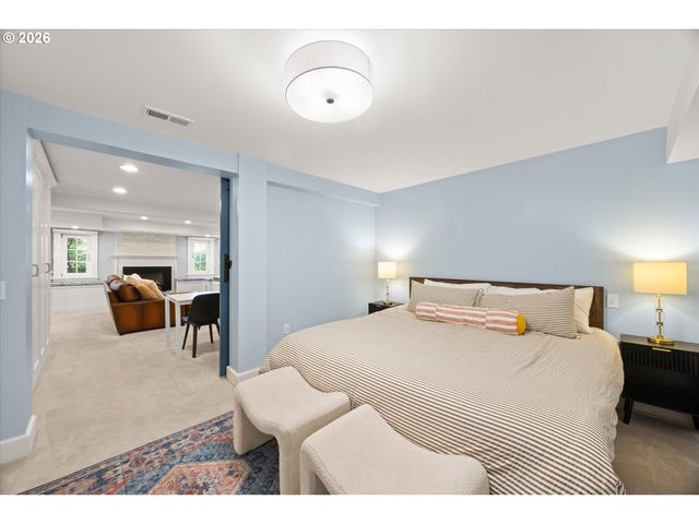 7175 S LAVIEW Dr, Portland, OR 97219