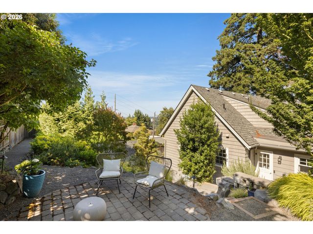 7175 S LAVIEW Dr, Portland, OR 97219