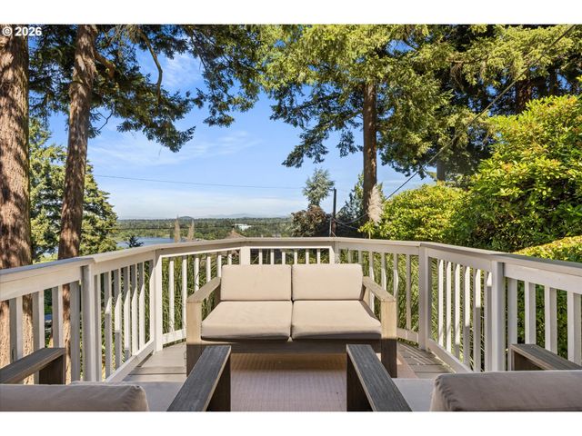 7175 S LAVIEW Dr, Portland, OR 97219