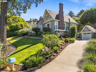 7175 S LAVIEW Dr, Portland, OR 97219