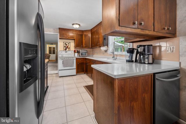 630 WILSON LN, Sellersville, PA 18960