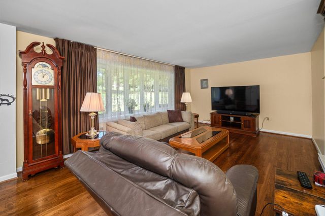630 WILSON LN, Sellersville, PA 18960