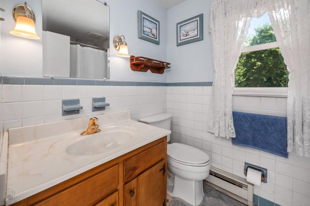 630 WILSON LN, Sellersville, PA 18960