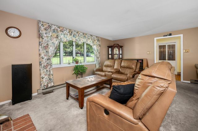 630 WILSON LN, Sellersville, PA 18960