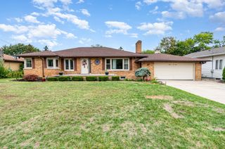 201 Lagoon Beach Drive, Bay City, MI 48706