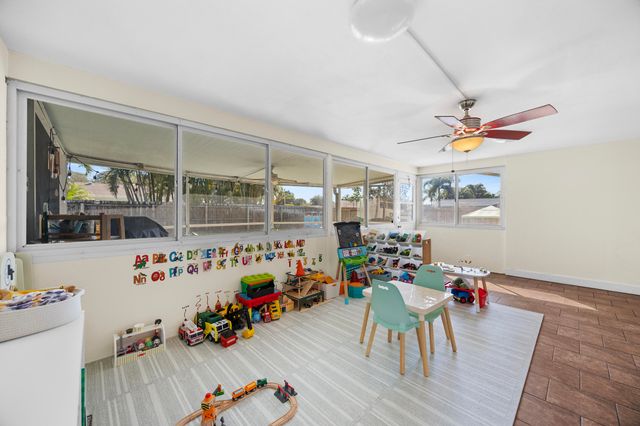 9676 Heather Circle W, Palm Beach Gardens, FL 33410