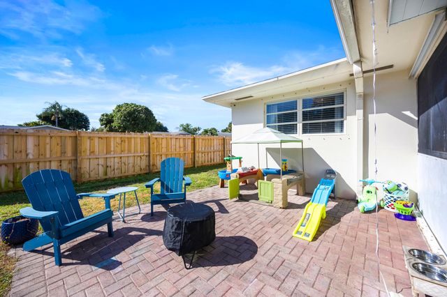 9676 Heather Circle W, Palm Beach Gardens, FL 33410