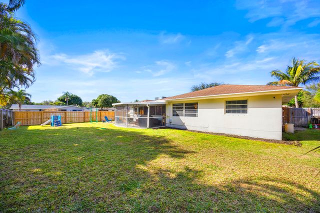 9676 Heather Circle W, Palm Beach Gardens, FL 33410