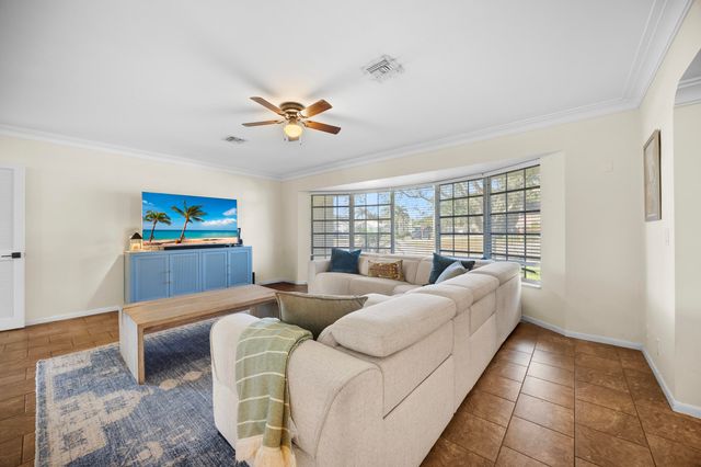 9676 Heather Circle W, Palm Beach Gardens, FL 33410