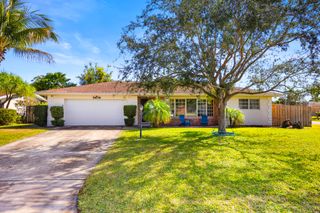 9676 Heather Circle W, Palm Beach Gardens, FL 33410