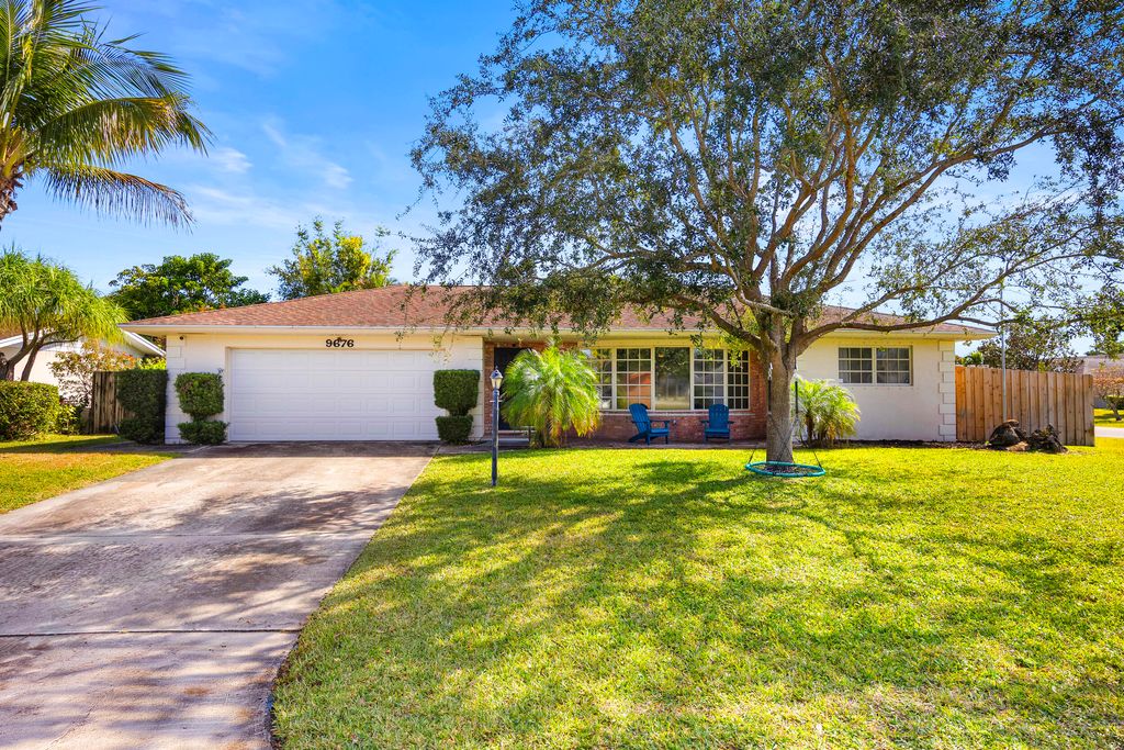 9676 Heather Circle W, Palm Beach Gardens, FL 33410
