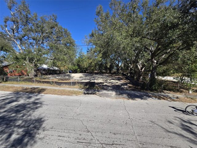 8307 N OGONTZ AVENUE, Tampa, FL 33604